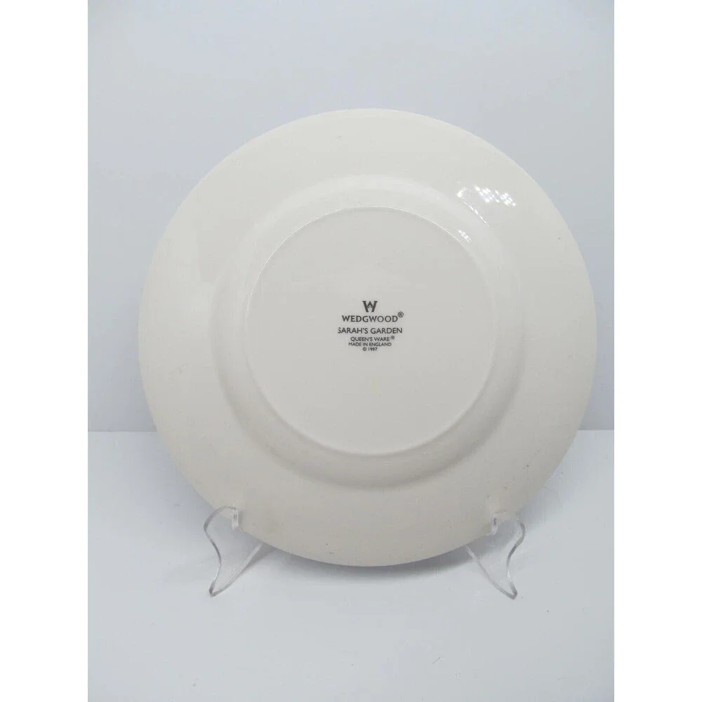 Wedgwood Queen's Ware England Sarah's Garden Tagetes patula Salad Plate 8